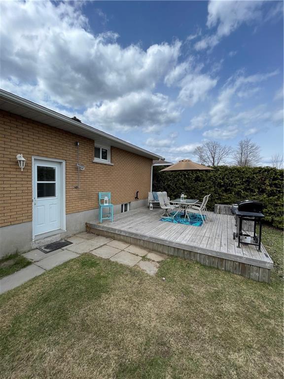 11 Scott Avenue, House detached with 4 bedrooms, 2 bathrooms and 6 parking in Petawawa ON | Image 21