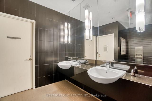 808 - 5 Valhalla Inn Rd, Condo with 1 bedrooms, 1 bathrooms and 1 parking in Toronto ON | Image 20