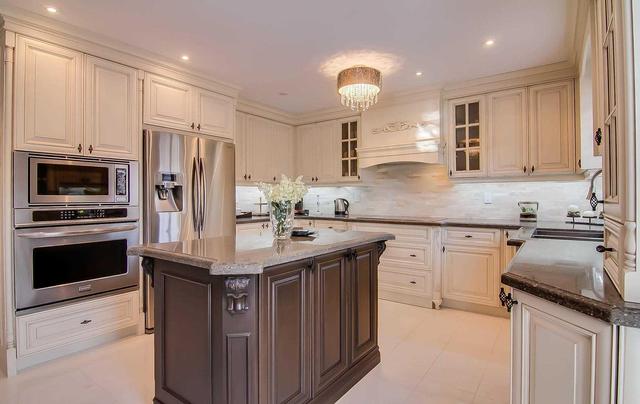 2144 Langtry Dr, House detached with 4 bedrooms, 4 bathrooms and 8 parking in Oakville ON | Image 9