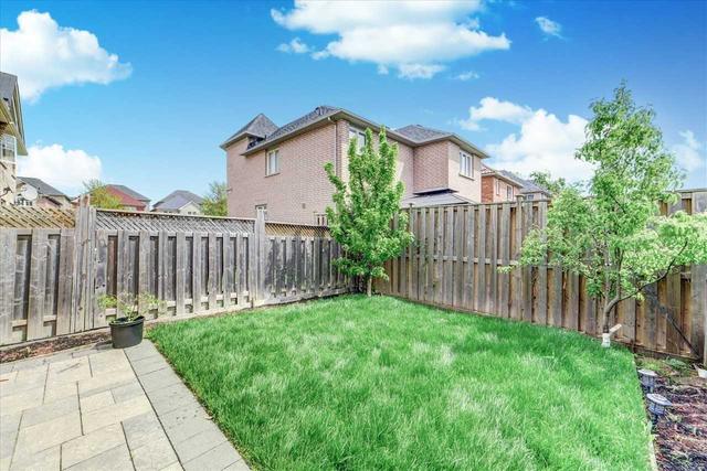 9 Rivitt Pl, House attached with 3 bedrooms, 3 bathrooms and 4 parking in Toronto ON | Image 26