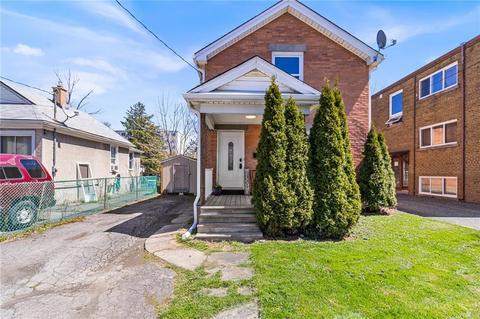 18 Prince Street, House detached with 3 bedrooms, 1 bathrooms and 2 parking in St. Catharines ON | Card Image