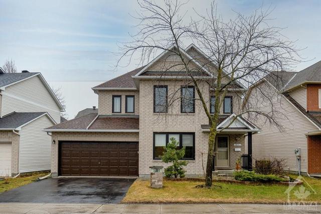 102 Craig Henry Drive, House detached with 4 bedrooms, 3 bathrooms and 4 parking in Ottawa ON | Image 1