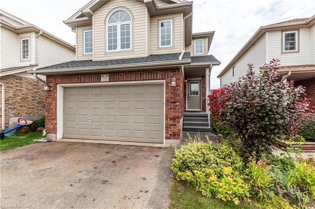 70 Bridlewreath Street, House detached with 3 bedrooms, 1 bathrooms and 4 parking in Kitchener ON | Image 3