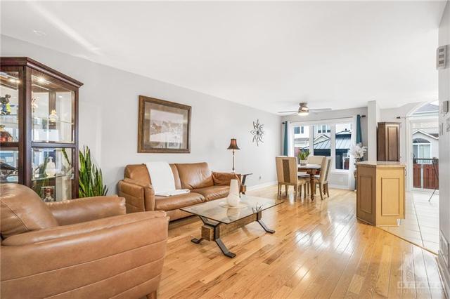 301 Vienna Terrace, Townhouse with 3 bedrooms, 3 bathrooms and 5 parking in Ottawa ON | Image 6