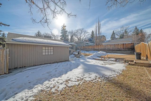 704 Imperial Way Sw, House detached with 4 bedrooms, 3 bathrooms and 4 parking in Calgary AB | Image 36