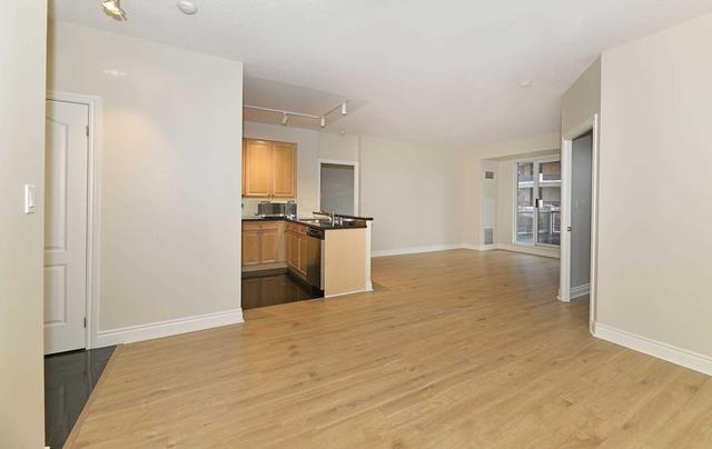 205 - 2 Aberfoyle Cres, Condo with 2 bedrooms, 2 bathrooms and 1 parking in Toronto ON | Image 4