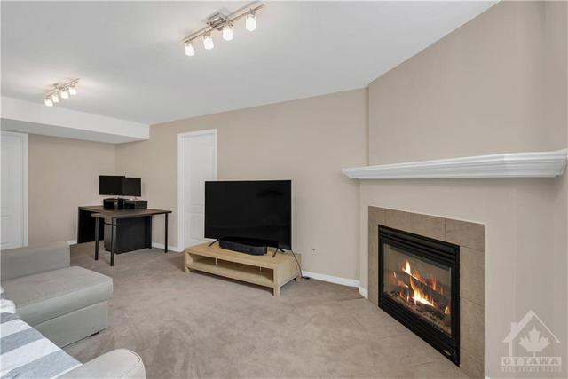 108 Eye Bright Crescent, Townhouse with 3 bedrooms, 3 bathrooms and 3 parking in Ottawa ON | Image 25