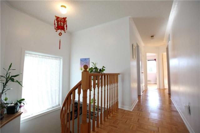 5899 Leeside Cres, House detached with 4 bedrooms, 4 bathrooms and 4 parking in Mississauga ON | Image 6