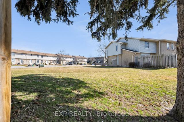 61 - 242 Lakeport Rd, Townhouse with 3 bedrooms, 2 bathrooms and 1 parking in St. Catharines ON | Image 20
