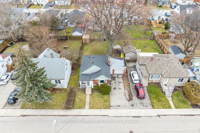 326 East 12th St, House detached with 3 bedrooms, 1 bathrooms and 4 parking in Hamilton ON | Image 24