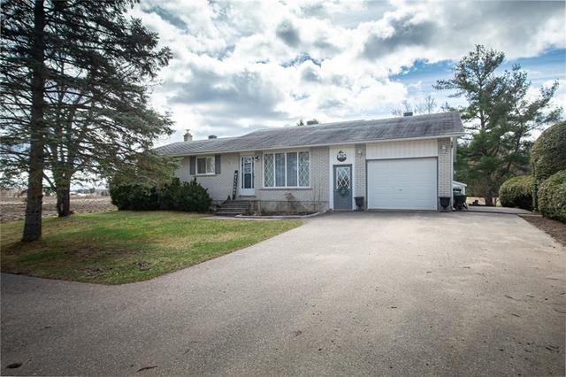 383 Russham Road, House detached with 3 bedrooms, 2 bathrooms and 6 parking in Laurentian Valley ON | Image 1