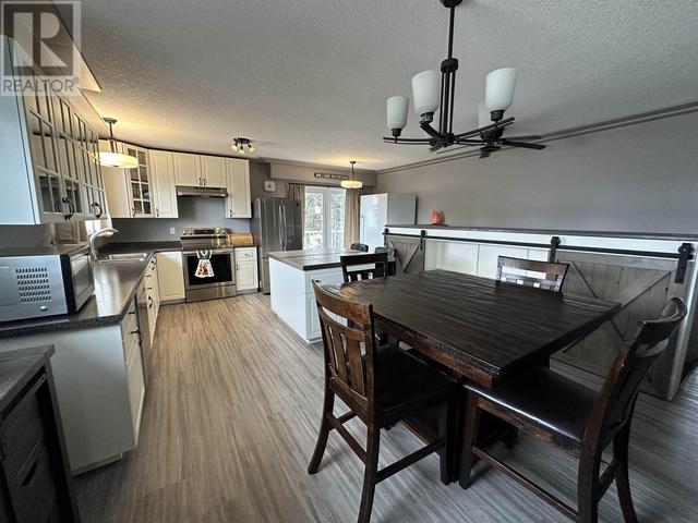 10219 104 Avenue, House detached with 3 bedrooms, 2 bathrooms and null parking in Fort St. John BC | Image 5