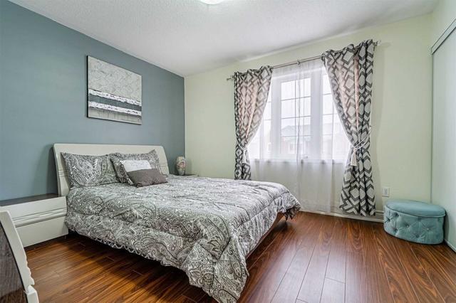 120 Saintsbury Cres, House semidetached with 3 bedrooms, 4 bathrooms and 4 parking in Brampton ON | Image 21