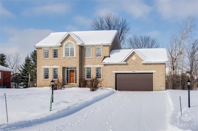 6865 South Village Drive, House detached with 5 bedrooms, 4 bathrooms and 8 parking in Ottawa ON | Image 1