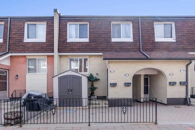 137 - 2170 Bromsgrove Rd, Townhouse with 3 bedrooms, 2 bathrooms and 1 parking in Mississauga ON | Image 1