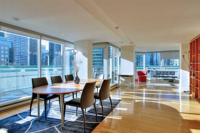 1201 - 10 Queens Quay W, Condo with 2 bedrooms, 2 bathrooms and 1 parking in Toronto ON | Image 27