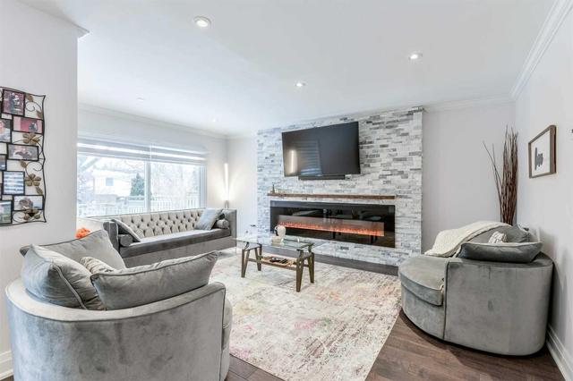 1224 Tyandaga Park Dr, House detached with 4 bedrooms, 5 bathrooms and 4 parking in Burlington ON | Image 2