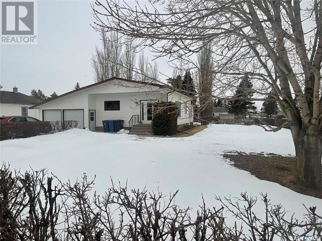 302 2nd Avenue E, House detached with 3 bedrooms, 2 bathrooms and null parking in Blaine Lake SK | Image 1