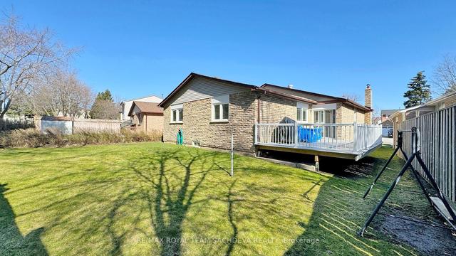 136 Fawcett Tr, House detached with 3 bedrooms, 2 bathrooms and 5 parking in Toronto ON | Image 24