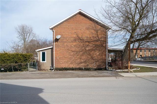 107 Stephen Street, House semidetached with 3 bedrooms, 1 bathrooms and 2 parking in Kingston ON | Image 39