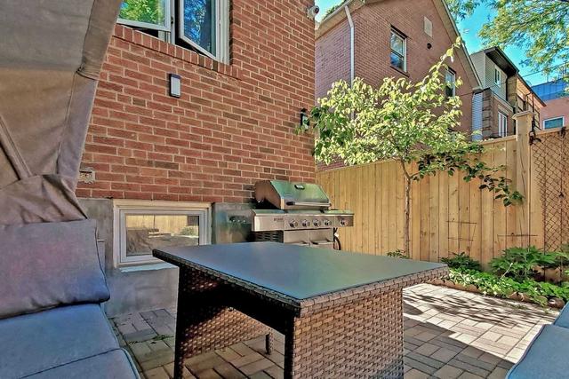 301 Parliament St, House semidetached with 3 bedrooms, 3 bathrooms and 2 parking in Toronto ON | Image 33