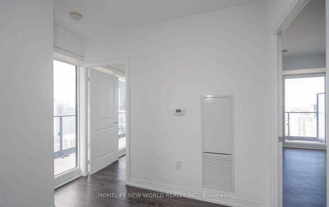 4705 - 251 Jarvis St E, Condo with 2 bedrooms, 2 bathrooms and 1 parking in Toronto ON | Image 2