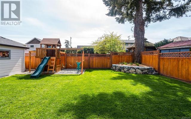 1007 Dunsmuir Rd, House detached with 3 bedrooms, 2 bathrooms and 4 parking in Esquimalt BC | Image 26
