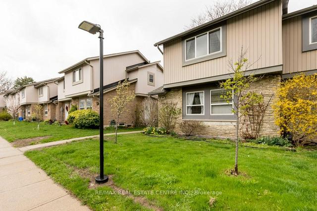 314 Wilson Dr, Townhouse with 3 bedrooms, 2 bathrooms and 1 parking in Milton ON | Image 12
