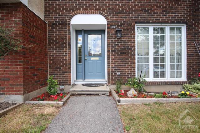419 Kintyre Private, Townhouse with 3 bedrooms, 2 bathrooms and 1 parking in Ottawa ON | Image 2