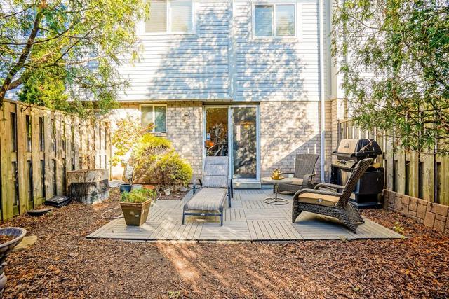 5 - 2051 Merchants Gate, Townhouse with 3 bedrooms, 3 bathrooms and 2 parking in Oakville ON | Image 27