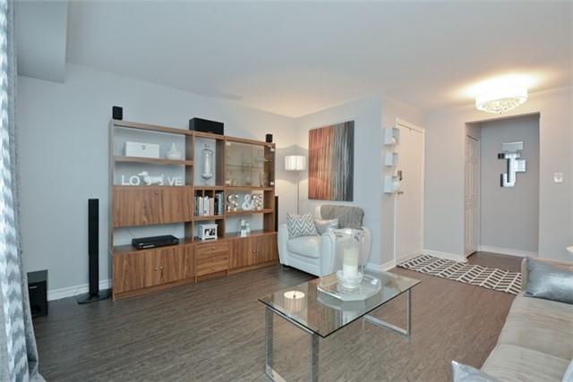 unit#20 - 960 Glen St, Townhouse with 3 bedrooms, 1 bathrooms and 1 parking in Oshawa ON | Image 4