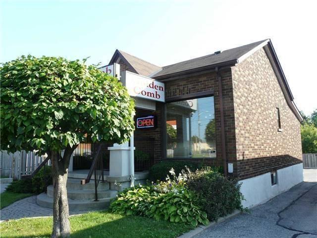 890 Simcoe St S, House detached with 2 bedrooms, 1 bathrooms and 5 parking in Oshawa ON | Image 4