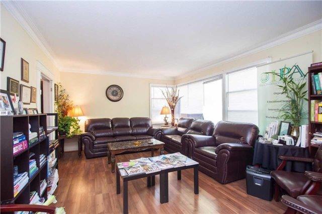 4229 Bloor St W, House detached with 3 bedrooms, 3 bathrooms and 7 parking in Toronto ON | Image 8