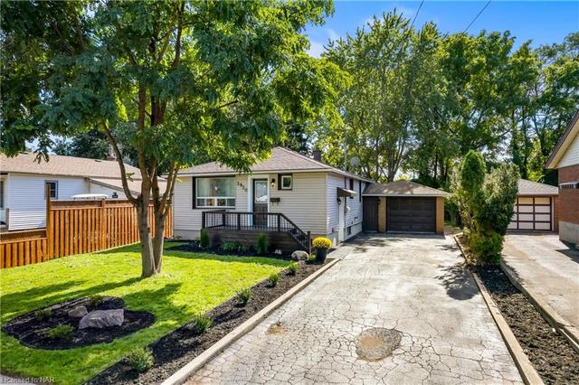 5820 Keith Street, House detached with 2 bedrooms, 2 bathrooms and 4 parking in Niagara Falls ON | Image 1