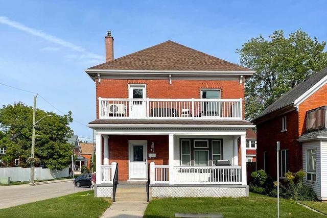30 Regina St N, House detached with 9 bedrooms, 3 bathrooms and 1 parking in Waterloo ON | Image 27