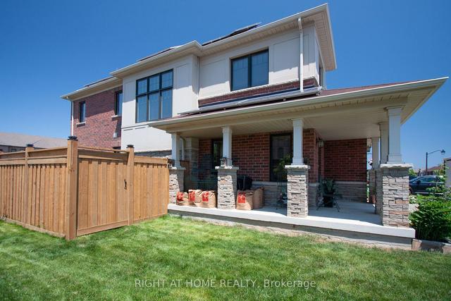 3 Sherway St, House attached with 3 bedrooms, 3 bathrooms and 2 parking in Hamilton ON | Image 23