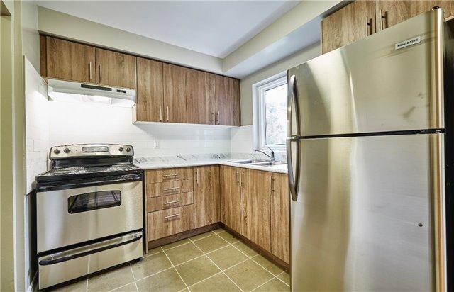 Th09 - 63 Havenbrook Blvd, House attached with 3 bedrooms, 2 bathrooms and null parking in Toronto ON | Image 5