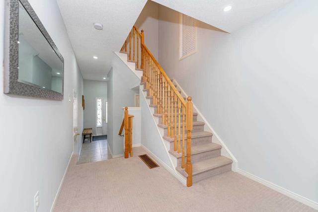 38 Blunden Rd, House detached with 4 bedrooms, 3 bathrooms and 2 parking in Ajax ON | Image 6