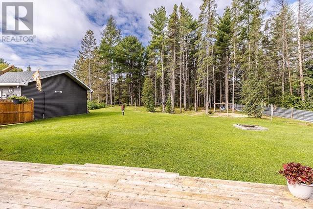 1229 Airport Rd, House detached with 3 bedrooms, 1 bathrooms and null parking in Sault Ste. Marie ON | Image 8