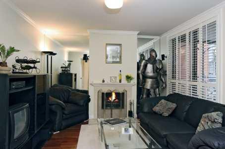 7 - 105 Heath St W, Condo with 1 bedrooms, 2 bathrooms and 1 parking in Toronto ON | Image 3