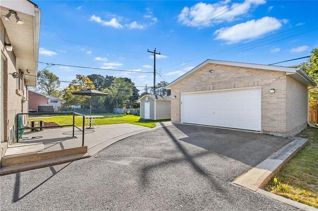 7 Mackenzie Crescent, House detached with 4 bedrooms, 2 bathrooms and 7 parking in Kingston ON | Image 32