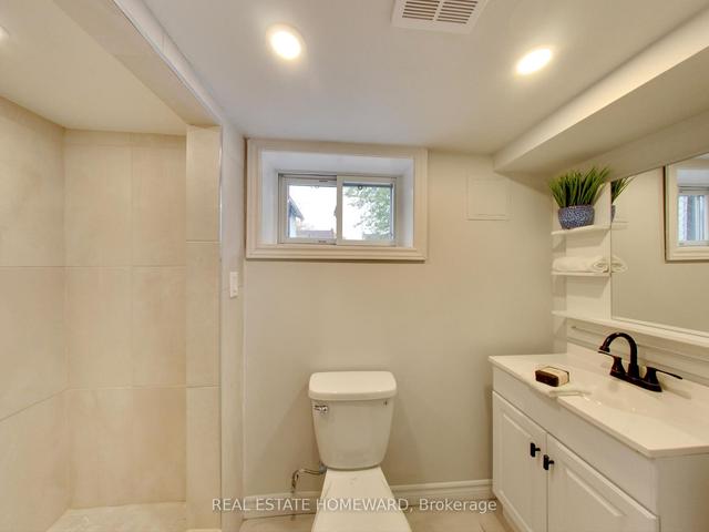 190 East 14th St, House detached with 2 bedrooms, 2 bathrooms and 4 parking in Hamilton ON | Image 22