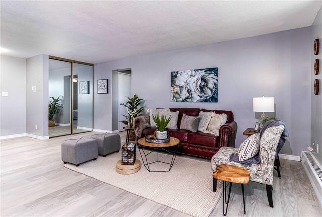 225 Harvard Pl, Condo with 2 bedrooms, 2 bathrooms and 1 parking in Waterloo ON | Image 9