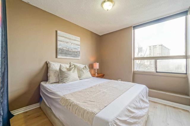 719 - 50 Mississauga Valley Blvd, Condo with 3 bedrooms, 2 bathrooms and 1 parking in Mississauga ON | Image 14