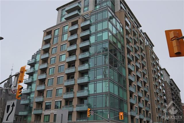 1210 - 238 Besserer Street, Condo with 1 bedrooms, 1 bathrooms and 1 parking in Ottawa ON | Image 2