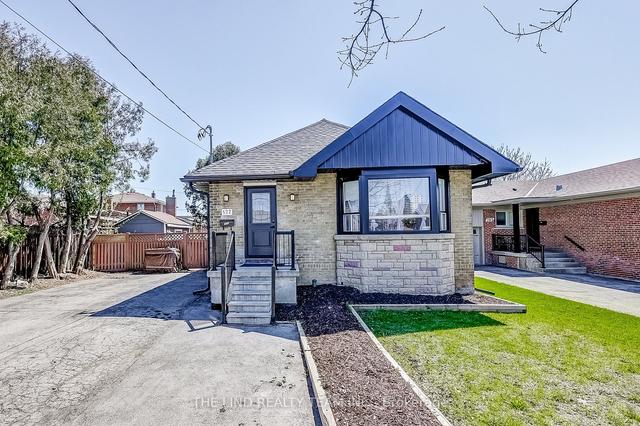 127 Rustic Rd, House detached with 3 bedrooms, 3 bathrooms and 4 parking in Toronto ON | Image 1