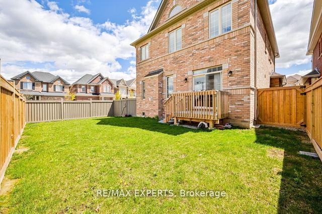 135 Beaconsfield Dr, House detached with 4 bedrooms, 3 bathrooms and 4 parking in Vaughan ON | Image 10