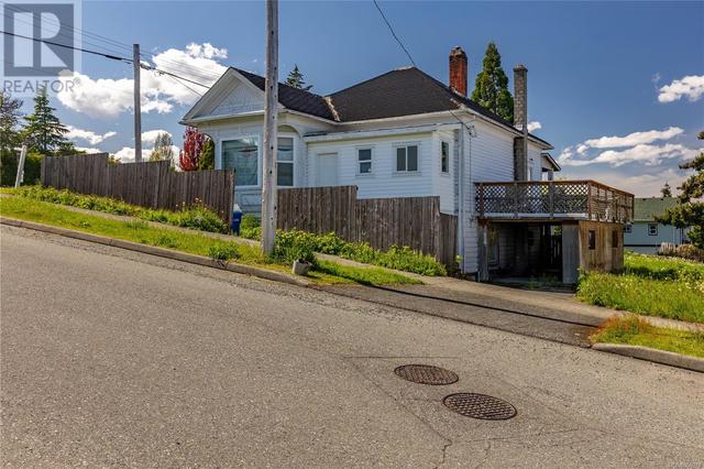 798 Franklyn St, House detached with 2 bedrooms, 1 bathrooms and 2 parking in Nanaimo BC | Image 5