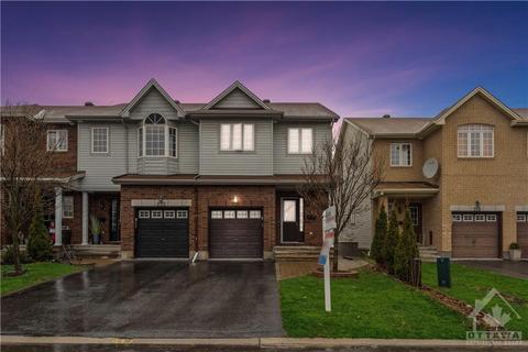 220 Macoun Circle, Townhouse with 3 bedrooms, 4 bathrooms and 3 parking in Ottawa ON | Card Image