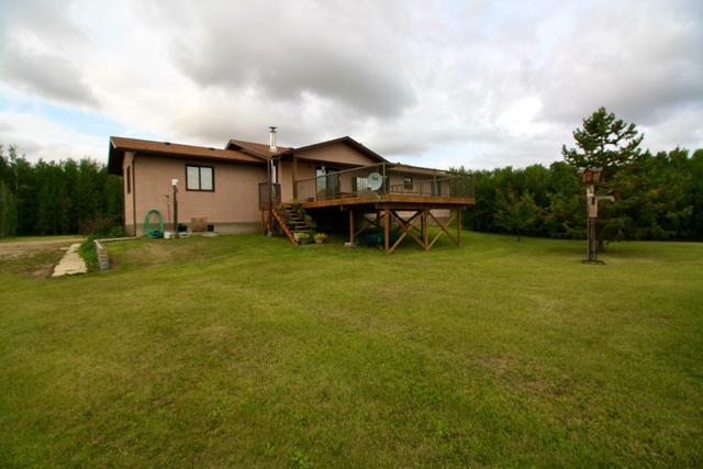 17035 Twp Rd 1092, House detached with 4 bedrooms, 2 bathrooms and null parking in Mackenzie County AB | Image 3